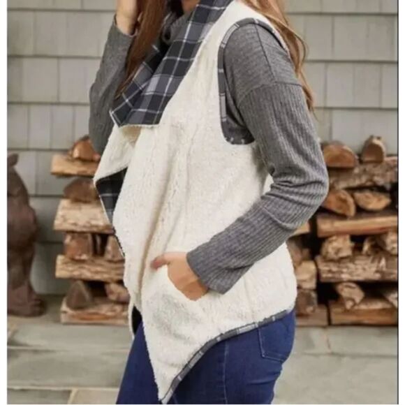 Matilda Jane Cozy Up Vest Reversible Black Gray Plaid Sherpa Lined Size Medium - Picture 2 of 6
